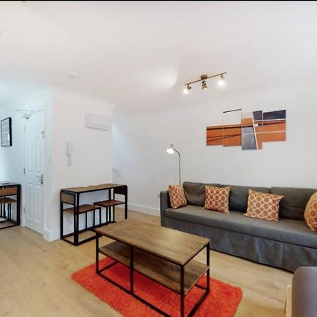 Modern Split Level 1 Bedroom Flat In Aldgate London Exterior foto